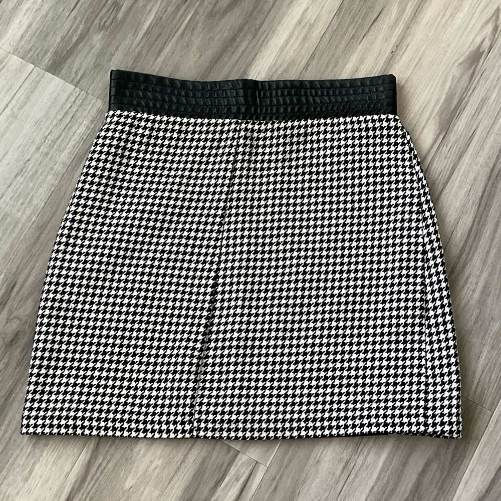Zara Classic Black and White Tweed Houndstooth Skirt size xs - Picture 4 of 5